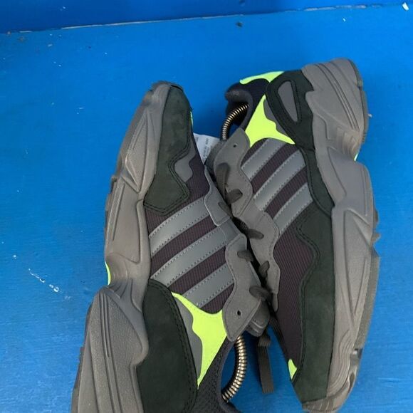 Adidas Yung-96 Carbon/Grey Four-Slime Yellow Men's Size 8 F97180 New - Picture 5 of 8